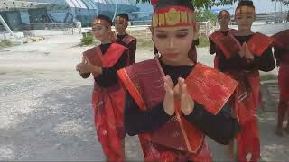 Download Lagu Tarian Tortor anakkon hi do hamoraon di au SMP Swasta Tritunggal Tanjungbalai MP3 Download Lagu Tarian Tortor anakkon hi do hamoraon di au SMP Swasta Tritunggal Tanjungbalai MP3