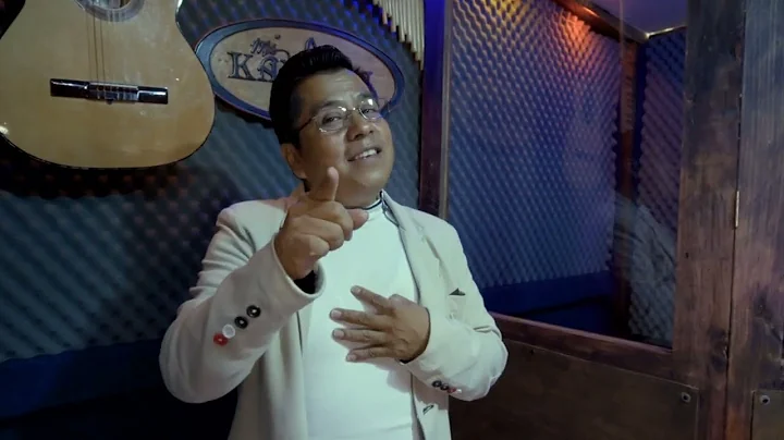 Bajo tus Alas, Reynaldo Perez