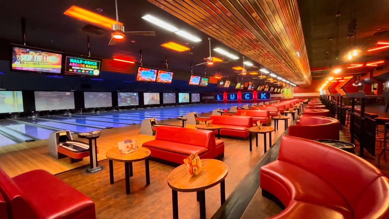 BOWLING AT BOWLERO YouTube