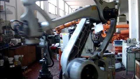 Used kuka robots KR180PA 4 axis palletiser robot in action at EUROBOTS