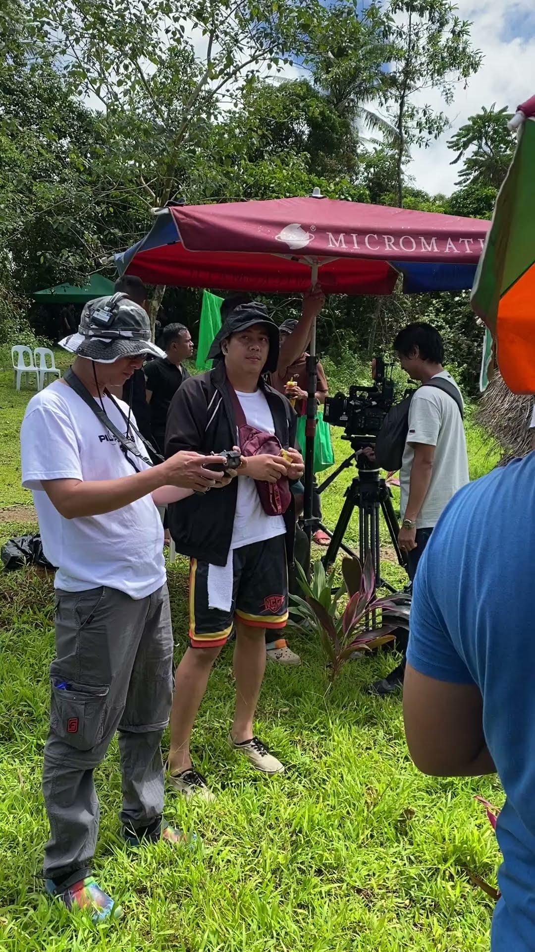 Maghahanda muna ang crew para sa darating na eksena! | Lolong 2