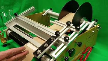 Race 8220 RLTCW-SP - Applying Labels to a Decanter