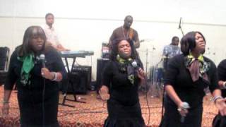 Lisa Knowles & Brown Singers - Main Line chords