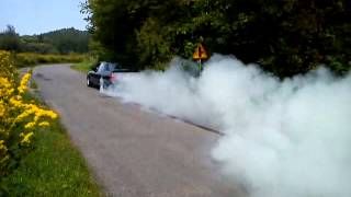 BMW e32 730i V8 burn out