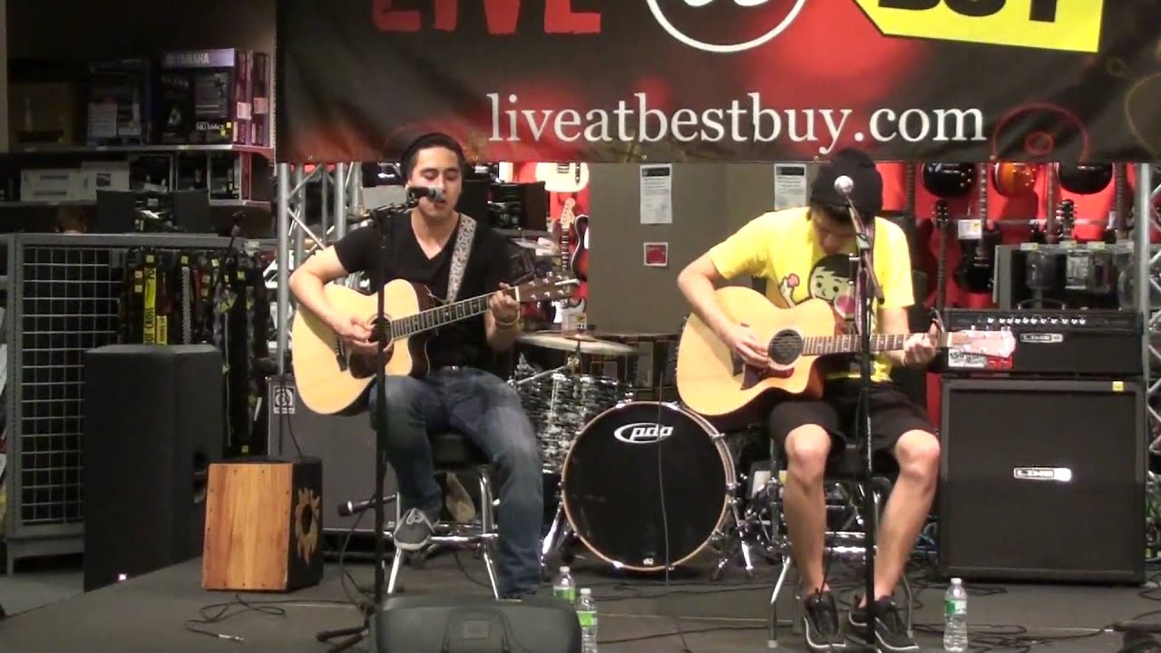 Live Best Buy (Union Square) "White Walls" Ryan Bandong & Andrew