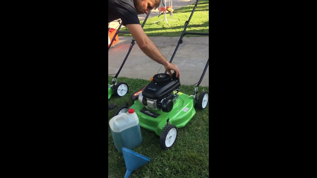 Cortadora de césped primera puesta en marcha - YouTube
