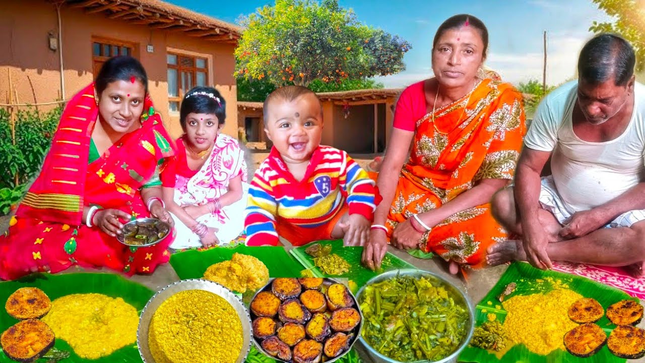 সরস্বতী পূজা স্পেশাল খিচুড়ি,বেগুনভাজা,সিমভাজা পাঁচ মিশুলি সবজি দিয়ে খাওয়া।Khichuri Recipe Bengali