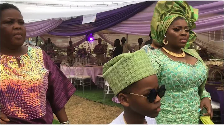 BIMBO THOMAS ARRIVES AT HER LATE MOM’S THANKSGIVING CEREMONY