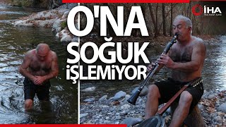 'Arapgirli Tarzan' Soğuk Havada Suya Girip, Türkü Söylüyor