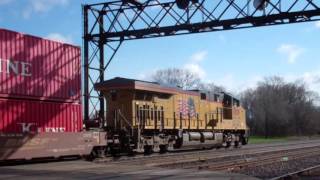 UP 8039 leads a eastbound Union Pacific stack train Nelson, IL 04/02/16