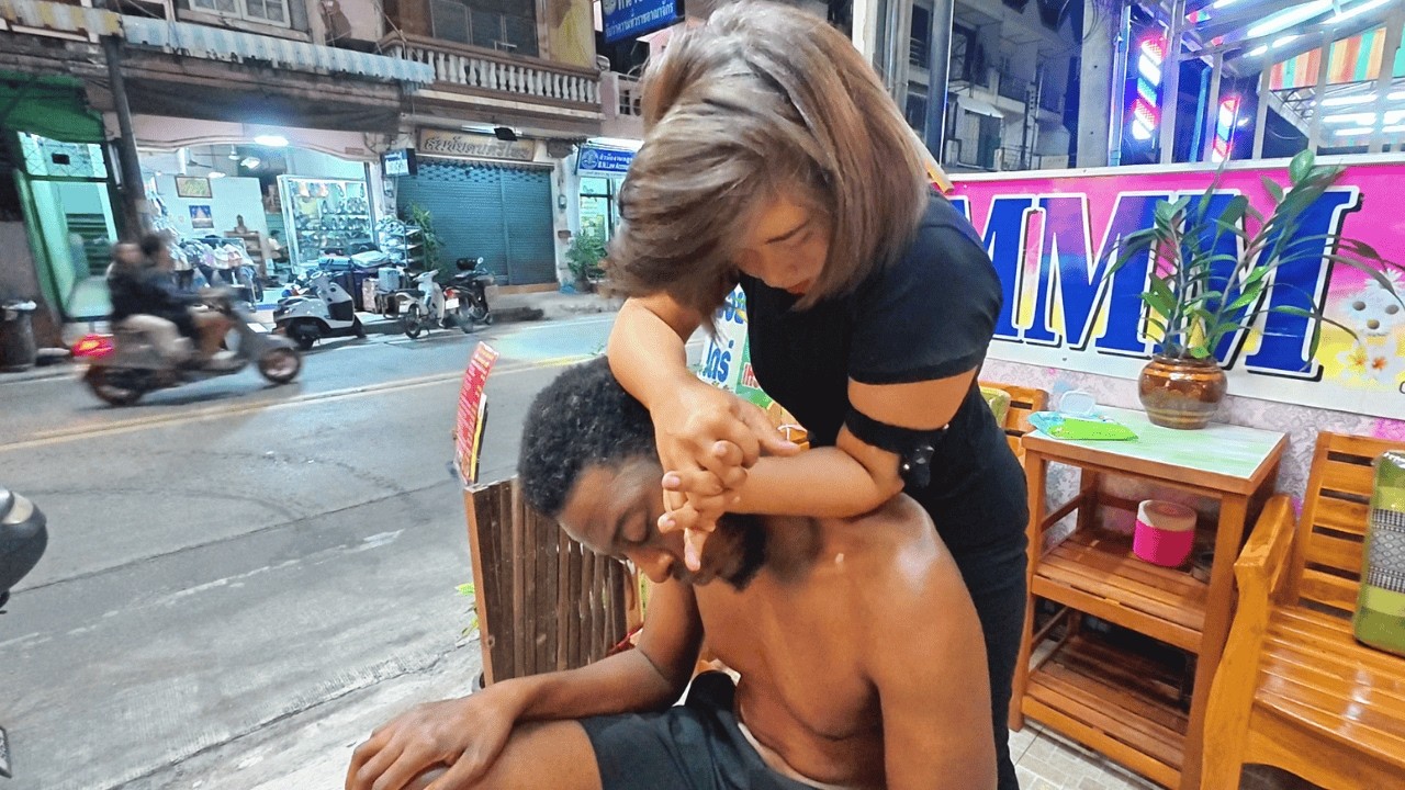 💆‍♂️ Intense Tok Sen Back Massage & Scalp Gua Sha Released My Tension – Pattaya, Thailand 🇹🇭