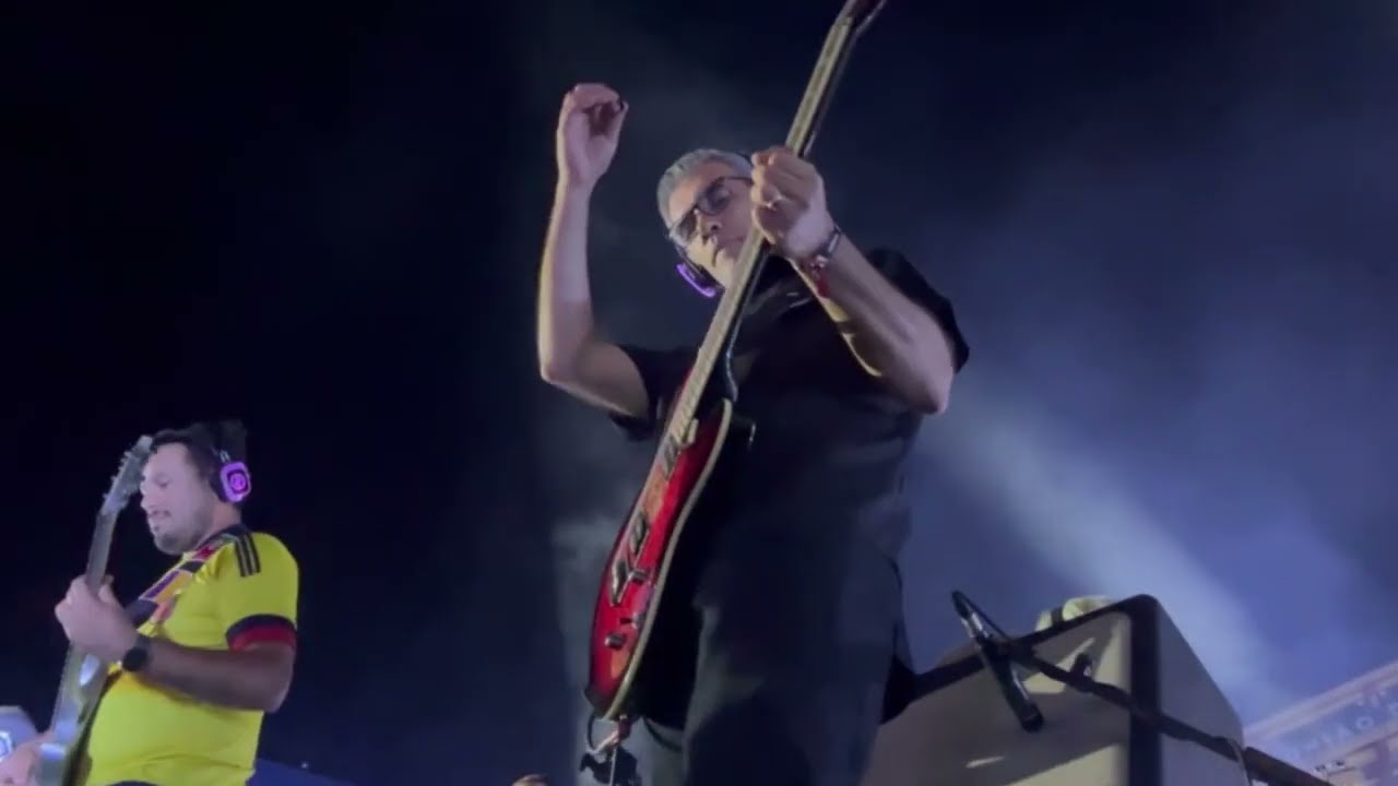 Me + 999 got to play with JET`s Nic Cester at Rockin’1000 Leiria