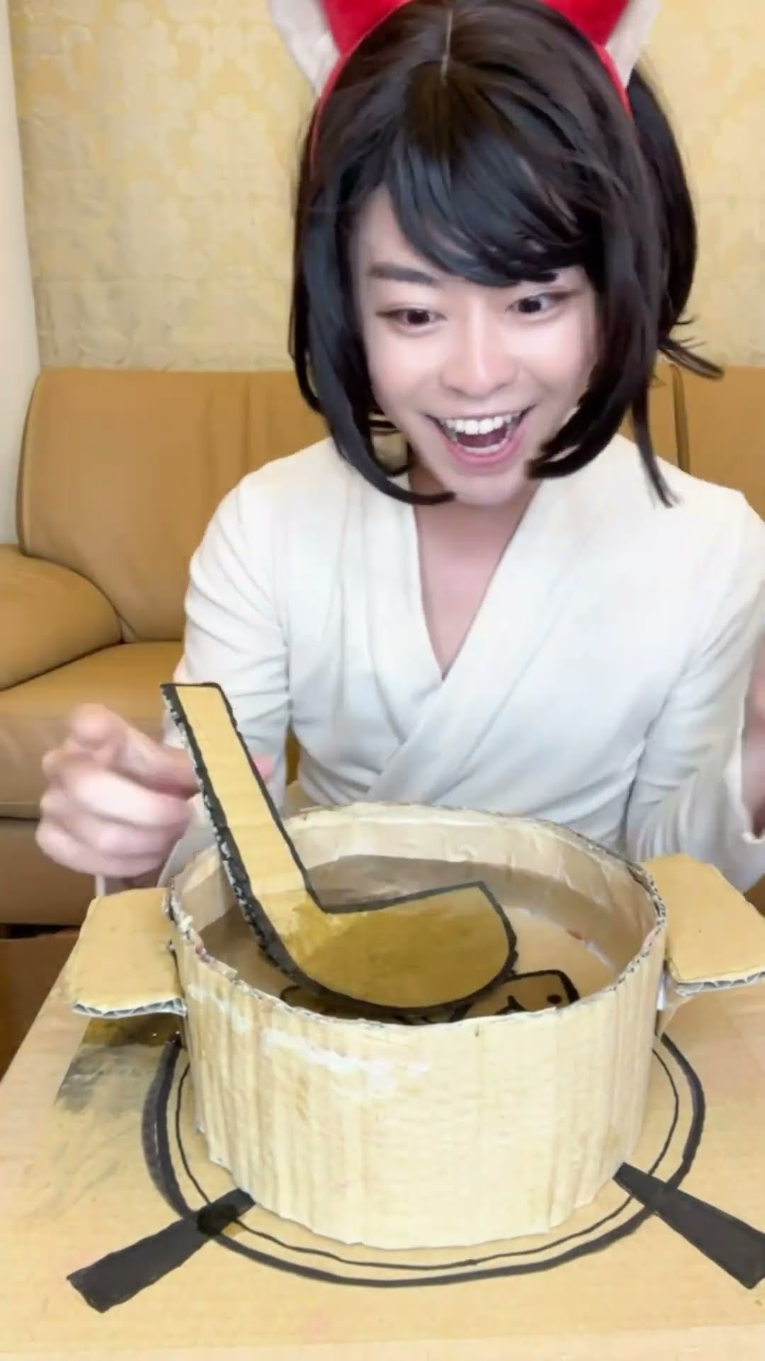 I BURNED MYSELF IN A POT OF CARDBOARD！#asmr
