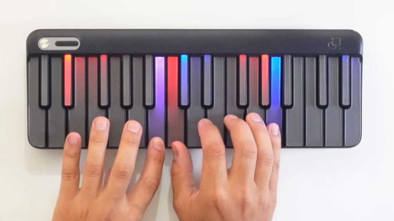 Twinkle Twinkle Little Star on Light Up Piano ✨ Easy Beginner Piano