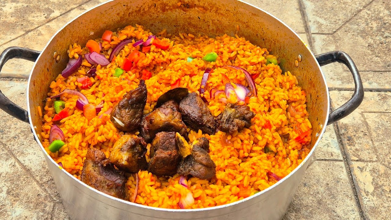 How to Make Typical Nigerian Jollof Rice!.... jollof rice recipes!