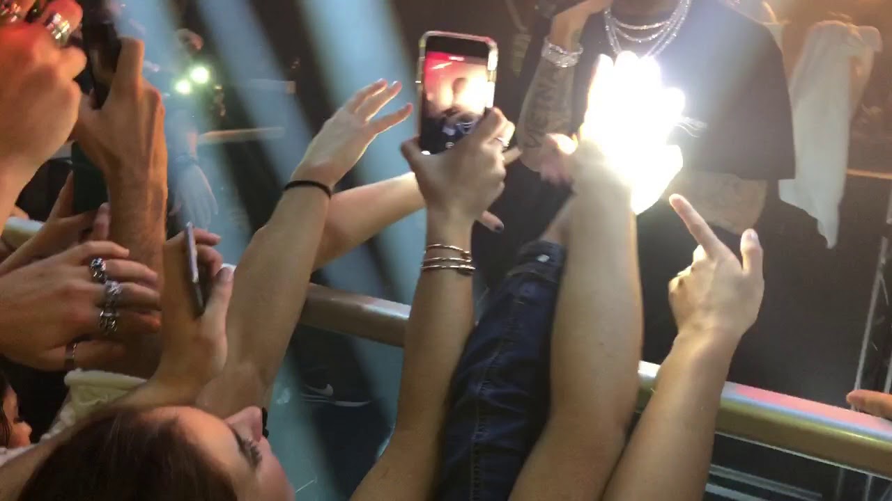 Tyga performing live “Stimulated” and “Ice-cream man” at Space Club Florence Italy 14/11/2017