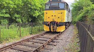 Class 31 Number 31271 Heading Rare Mixed Freight & Passenger Service Into Berwyn Station