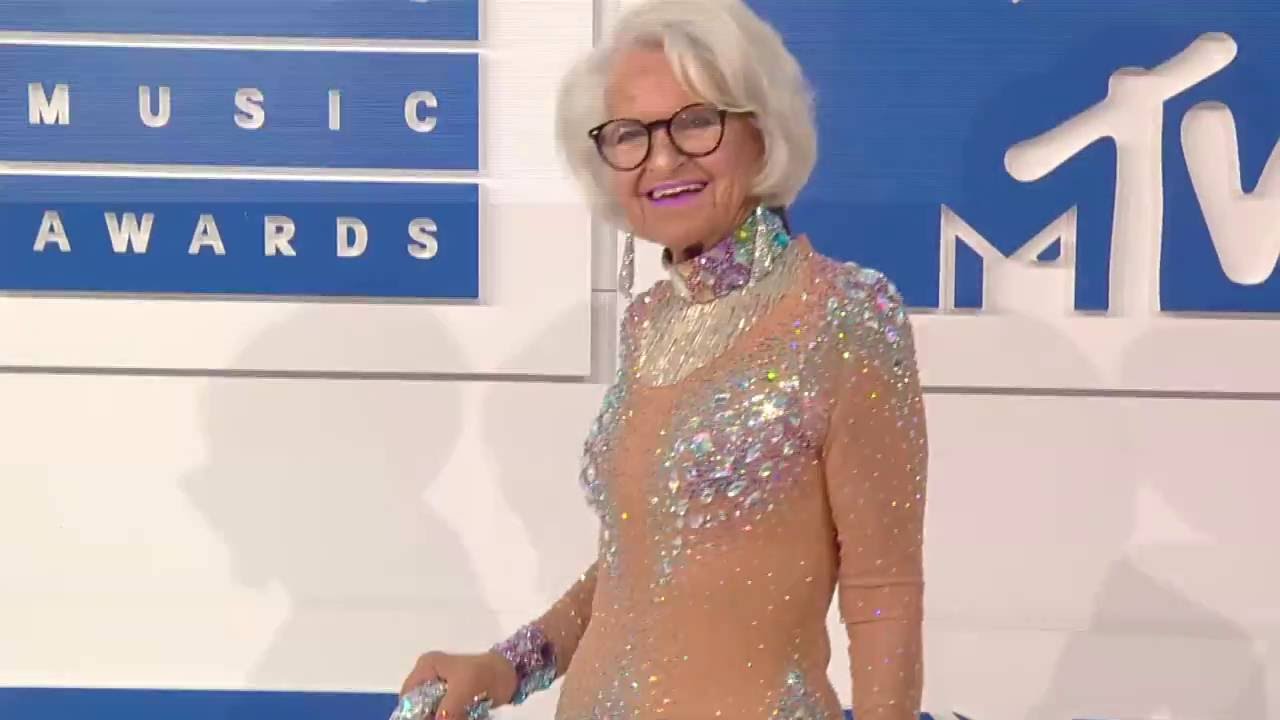 Baddie Winkle @ MTV VMAs 2016