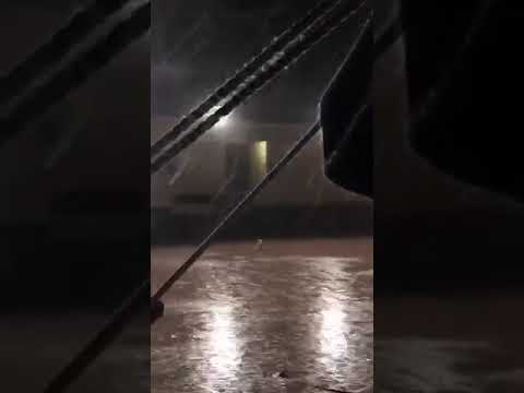 ياحبيبي لاتخاف من السحايب هزاع المهلكي 