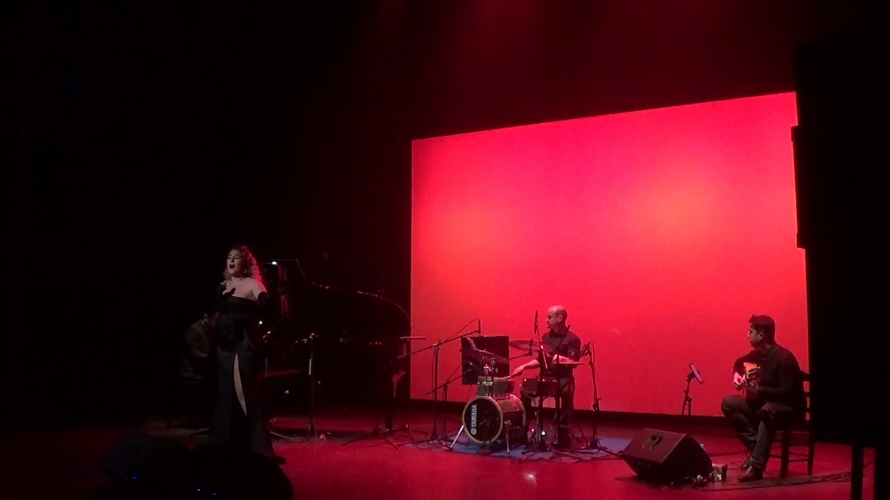 Laura Gallego - Amante de Abril y Mayo - Sin Fronteras