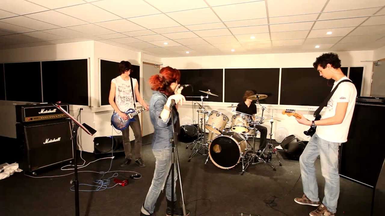 Screwed - Fragile Moment