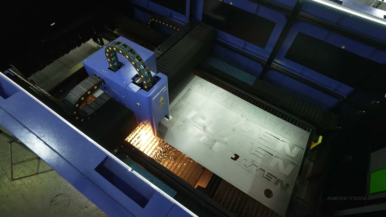 Máquina de Corte a Laser por Fibra Óptica modelo LN-3015-F 6kW Newton