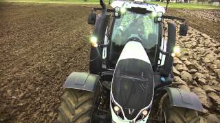 Exklusiv: Neuer Valtra T Serie Traktor mit Amazone Pflug [New Valtra T Series]