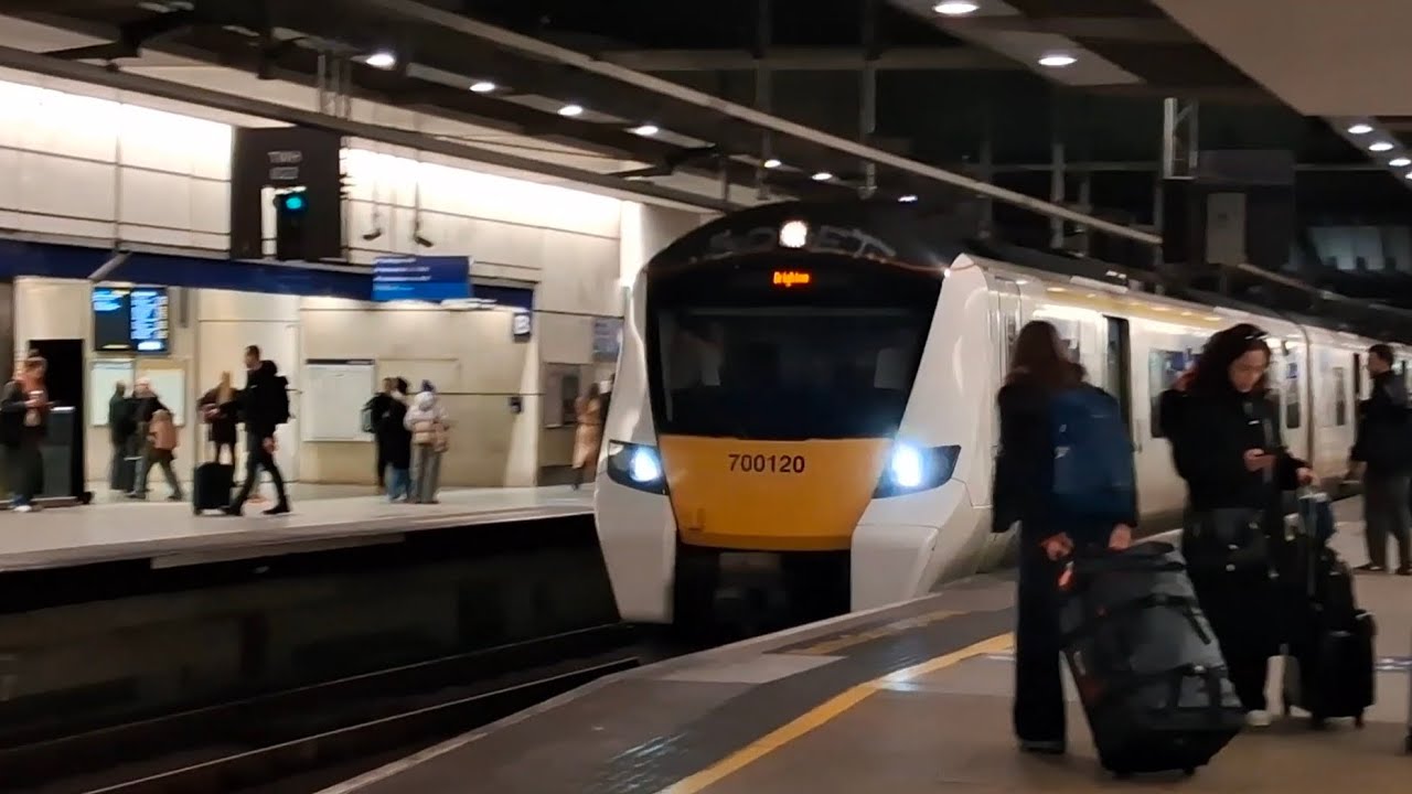 St Pancrass International - Gatwick Airport | 700120