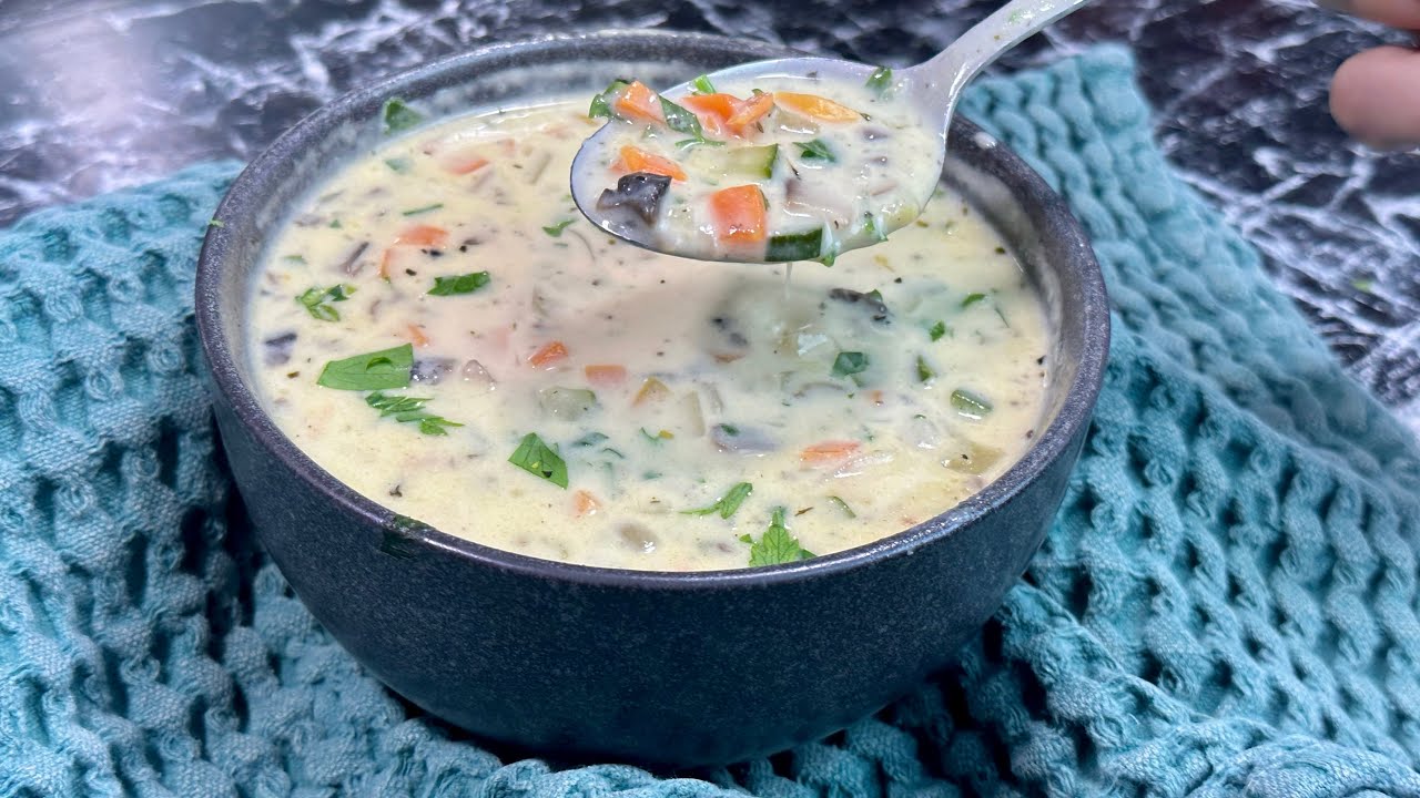 Soupe aux légumes crémeuse, réconfortante et bien nutritive 🥣