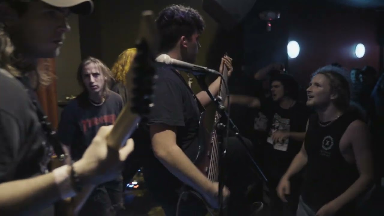 LIVE PERFORMANCES
