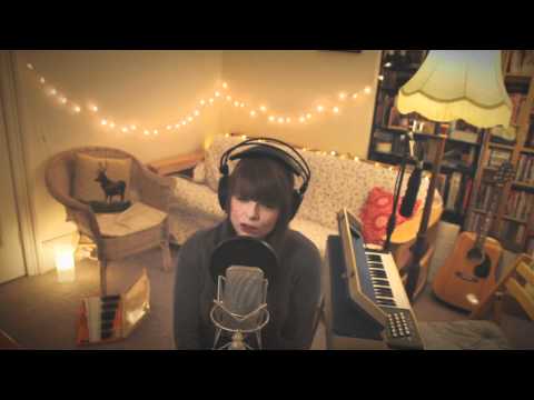 Song to fall in love to - Sophie Madeleine (Live f...