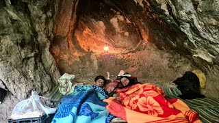 Homelessness ended after 3 years with a magical cave shelter🛖