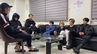 [مترجم للعربية] بث أعضاء BTS الجماعي على اليوتيوب  | 2004**BTS screenshot 3