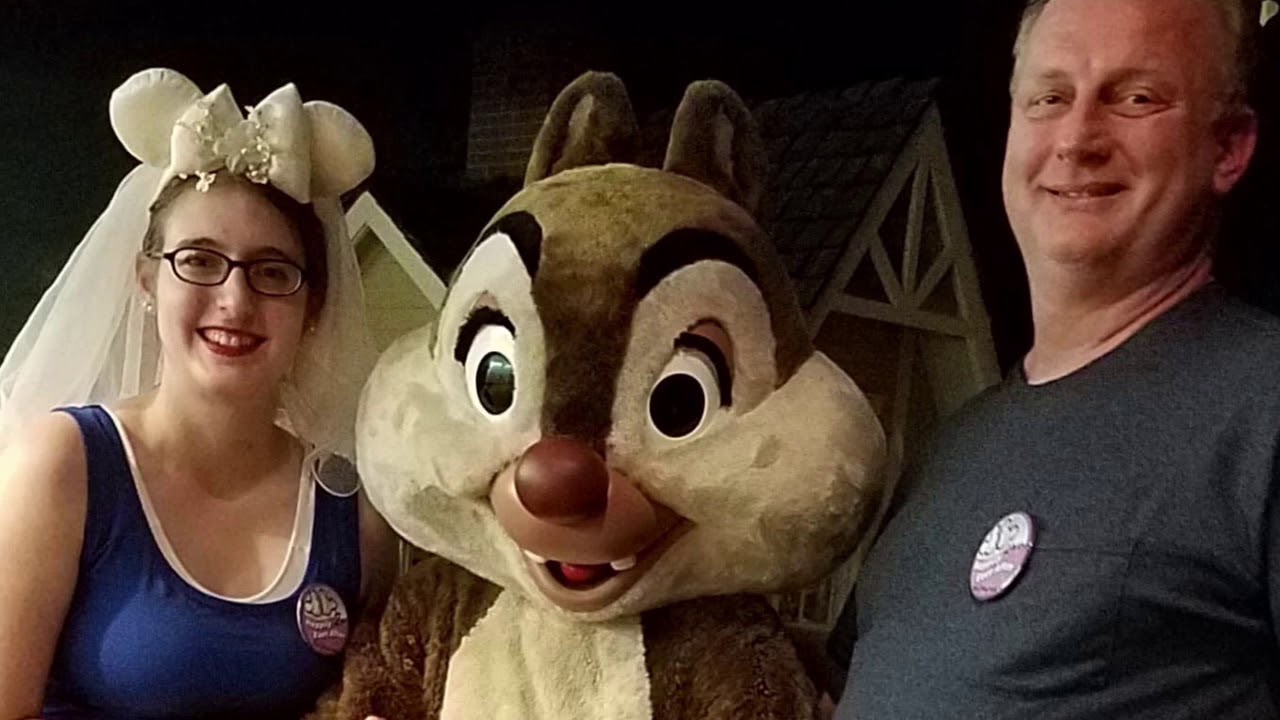 Our Wedding Anniversary Dinner to Epcot Garden Grill! - YouTube