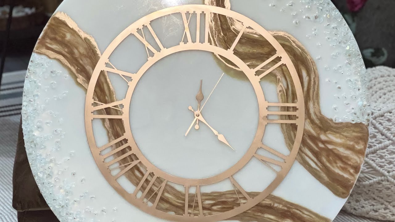 ساعة حائط بالريزن بلون أوف وايت ذهبي✨ Resin wall clock in off-white golden color✨
