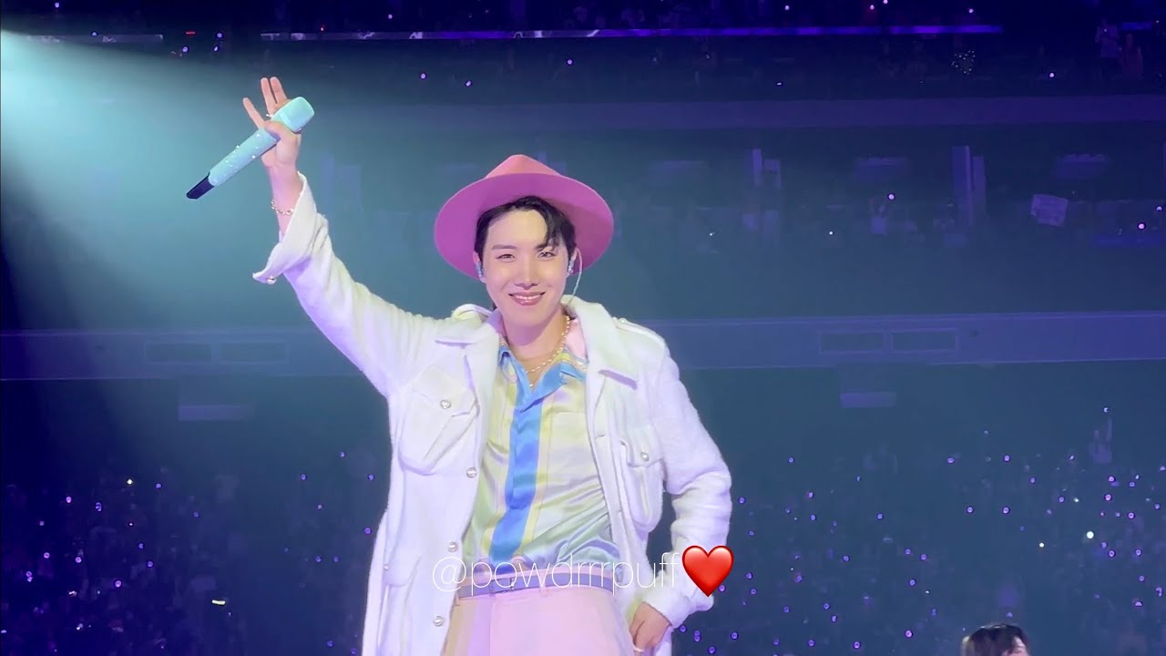 220409 - FANCAM - Life Goes On - BTS PTD Las Vegas - Day 2 @ Allegiant - 4K 직캠