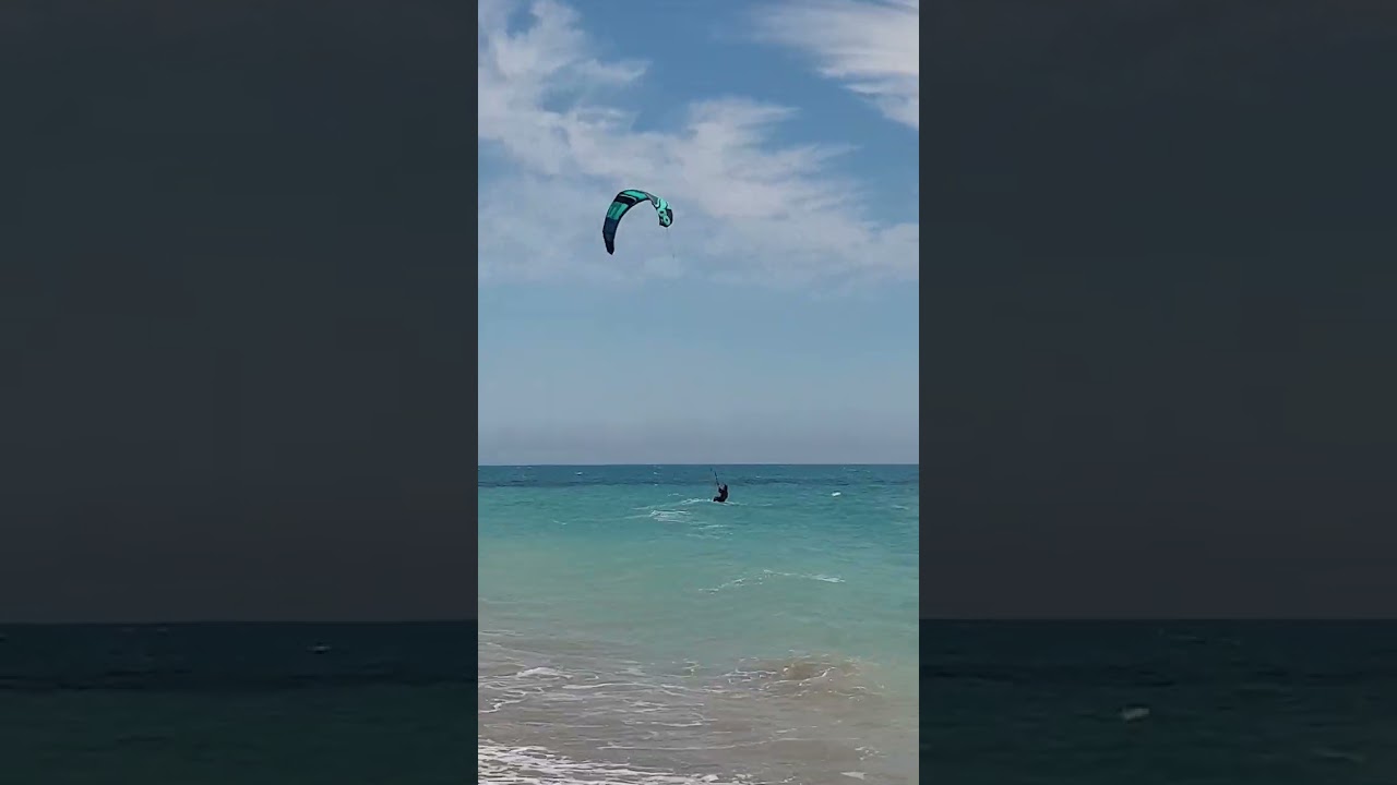 Formula for the basic kitesurfing course!  Teenager 12 years old