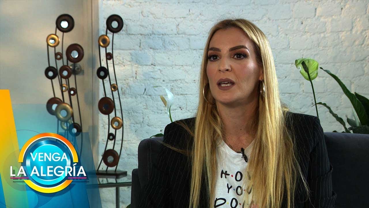 A Angie no le gustó ser solista tras dejar Jeans, y comenzó a ser conductora. | Venga La Alegría