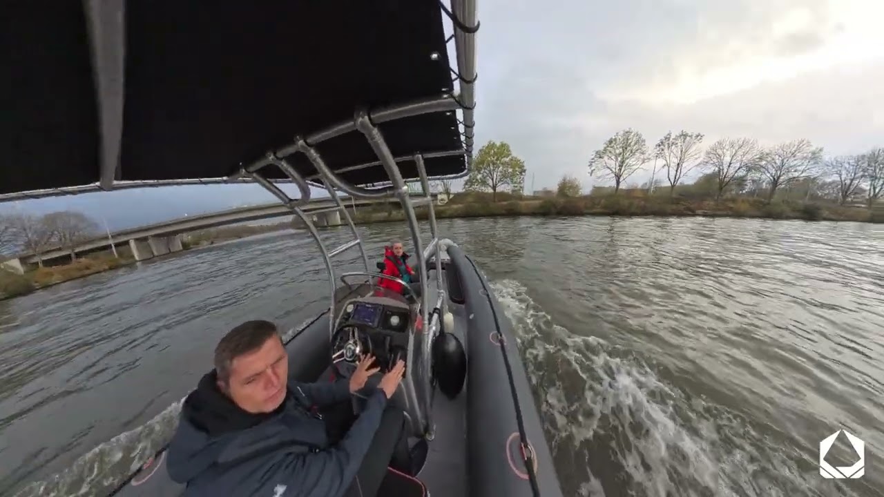 Noodstop en Man Over Boord op een snelle motorboot