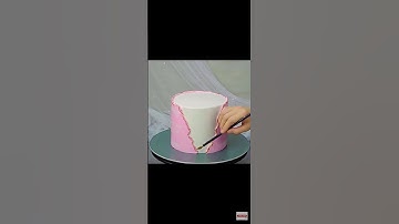 super simple fault line cake🍰❤ with butterflies🦋🦋in 💕pink 💕