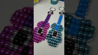 Tutorial flash Llavero Guitarra de pony beads #manualidades #diy #tutorial #kandi #ponybeads #2026
