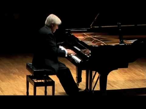 Chopin Nocturne in E-flat Op.9 no.2 - Joaquin Achucarro (bis)