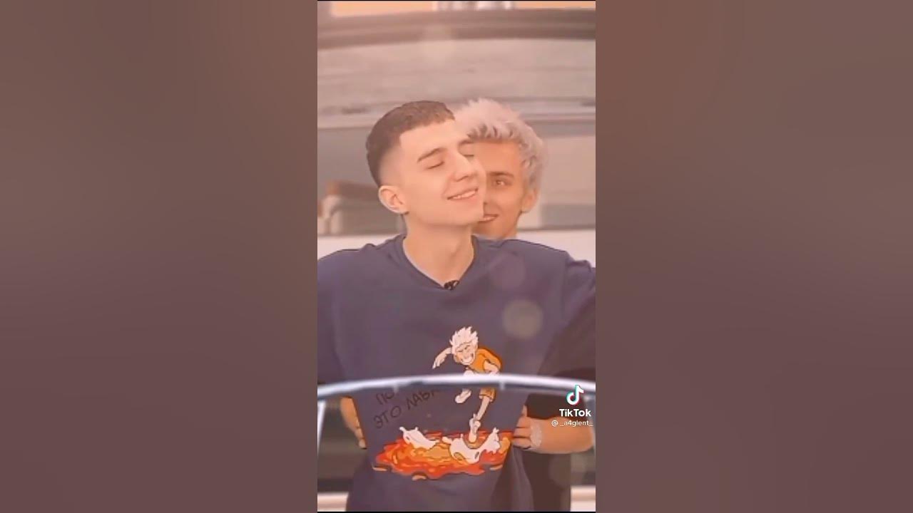 Глент блоггер. Следим за кобяковым 24 часа. Глент кобяков в школе. А4 следим за кобяковым. Глент кобяков в школе.