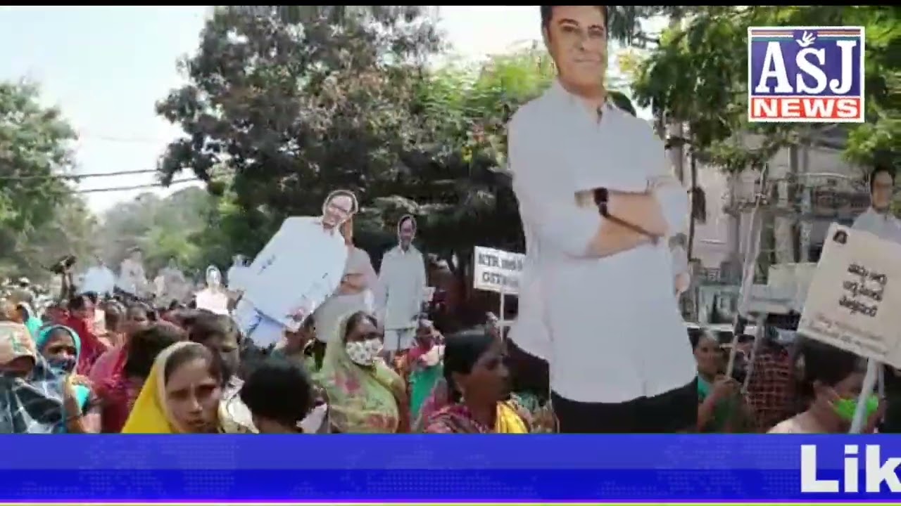 Handloom workers staged a protest rally from Nizam College to Abids GPO to condemn the 5 percent GST