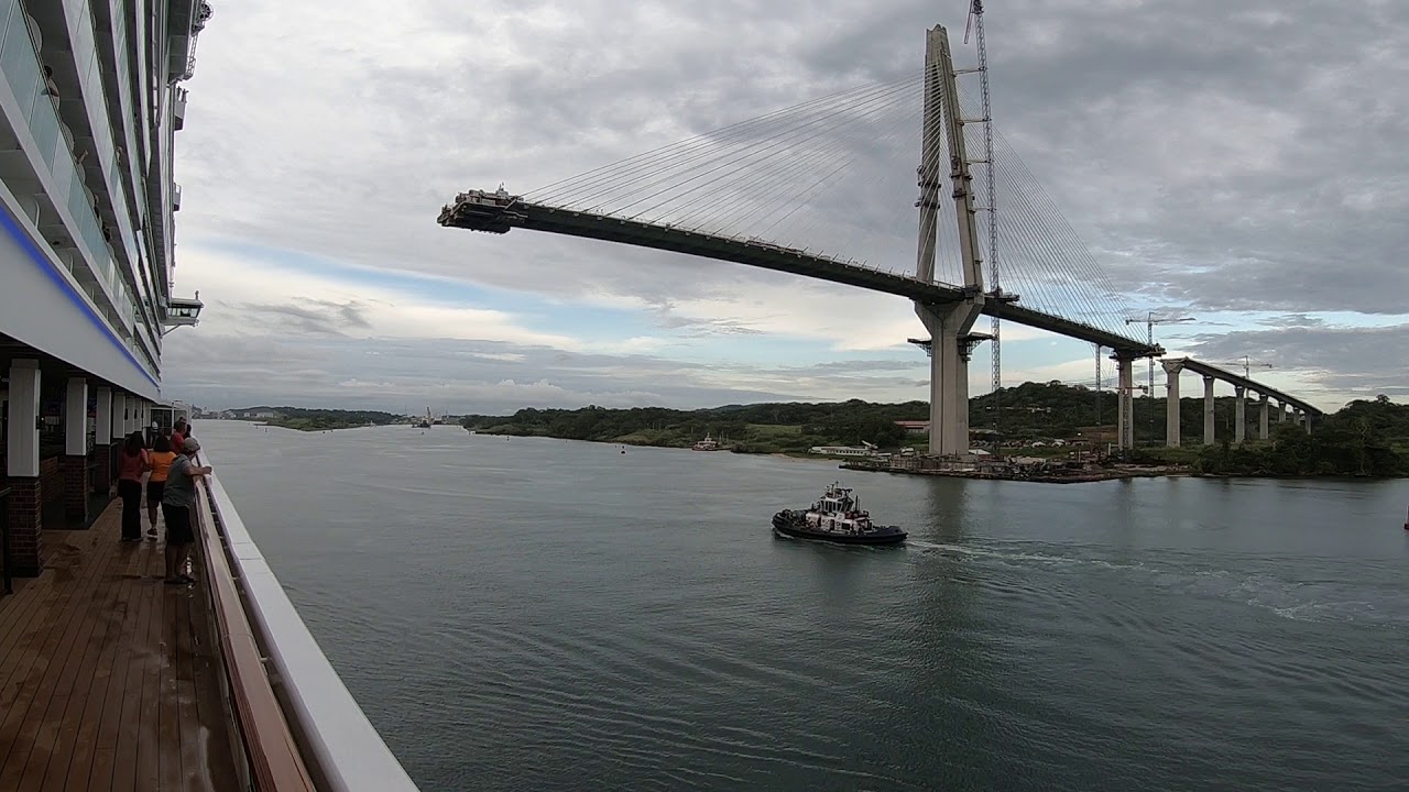Norwegian Bliss Enters The Panama Canal - YouTube