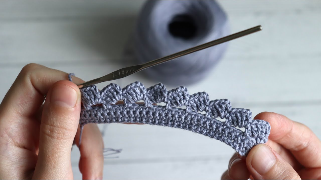 Кайма крючком. Вяжется просто.