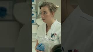 "Ik kijk wel even de andere kant op" 😳💉🩸