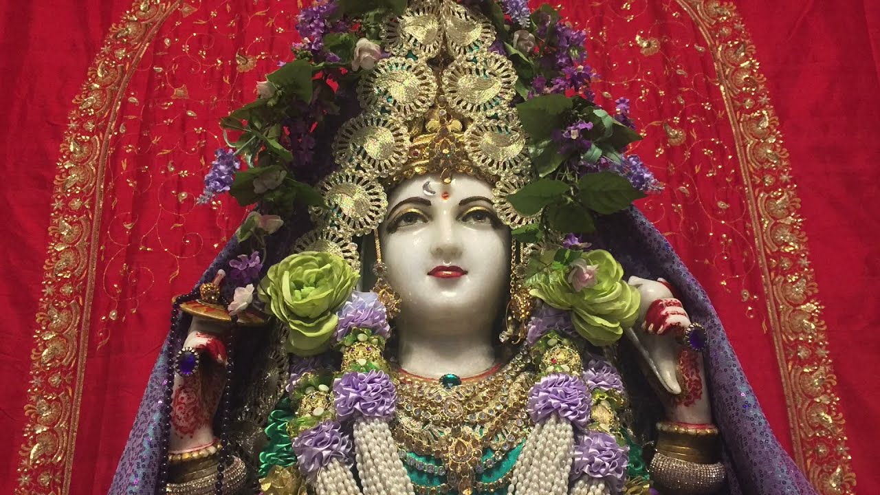 Jago Jago Maa with images of the Divine Mother, sung at the Haidakhandi Universal Ashram