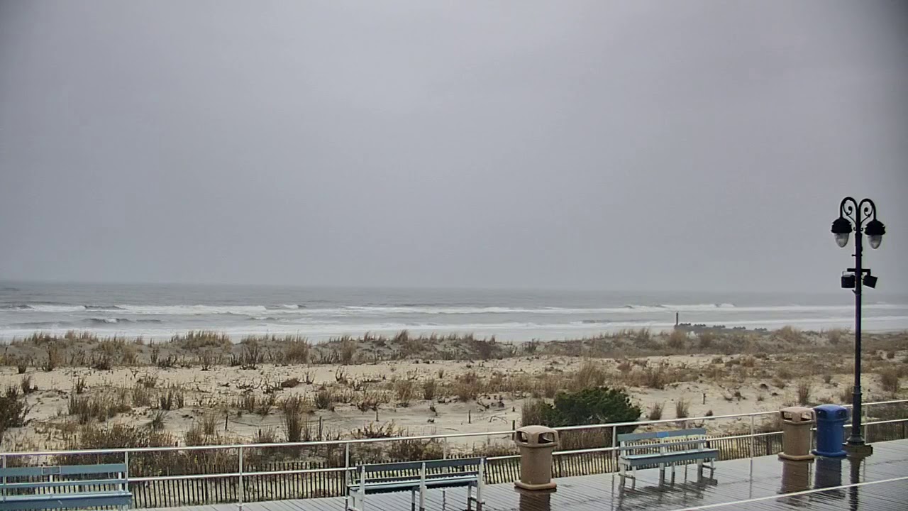 Live Beach Cam Ocean City Beach 11th Street, NJ on NJBeachCams 12/13
