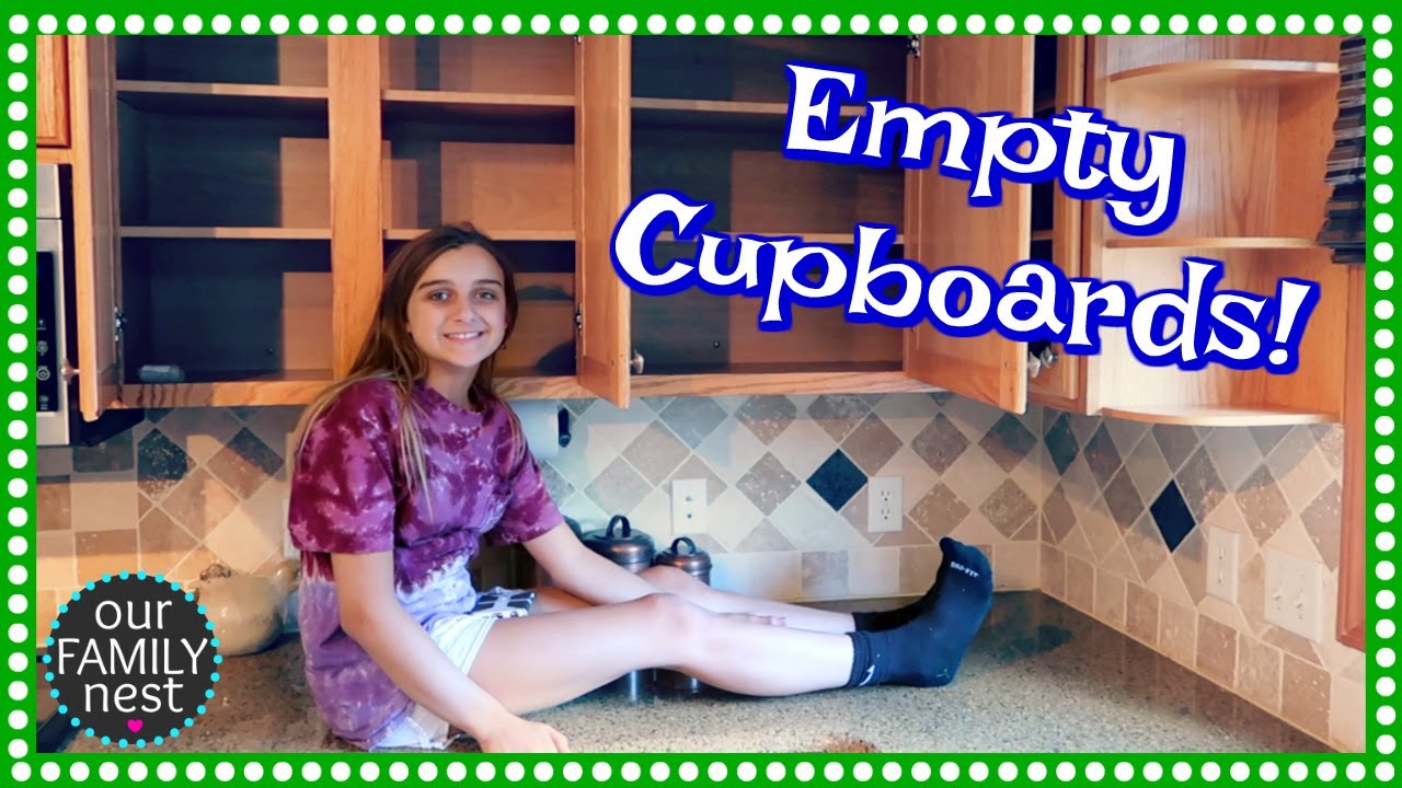 OUR KITCHEN CABINETS ARE EMPTY! MOVING VLOG DAY 8